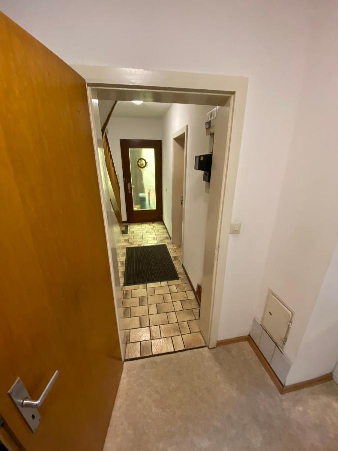 Einfaches Haus Mit Privatzimmern Und Gemeinschaftsraeumen Heilbronn Esterno foto